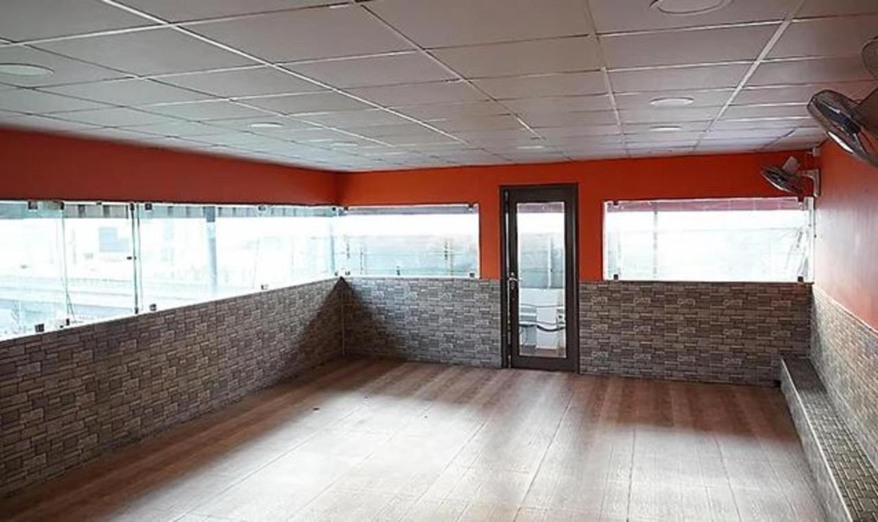 Fabexpress I5 Boutique Hotel Csennai Kültér fotó